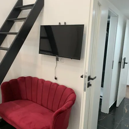 T1-wenceslas Square Prag